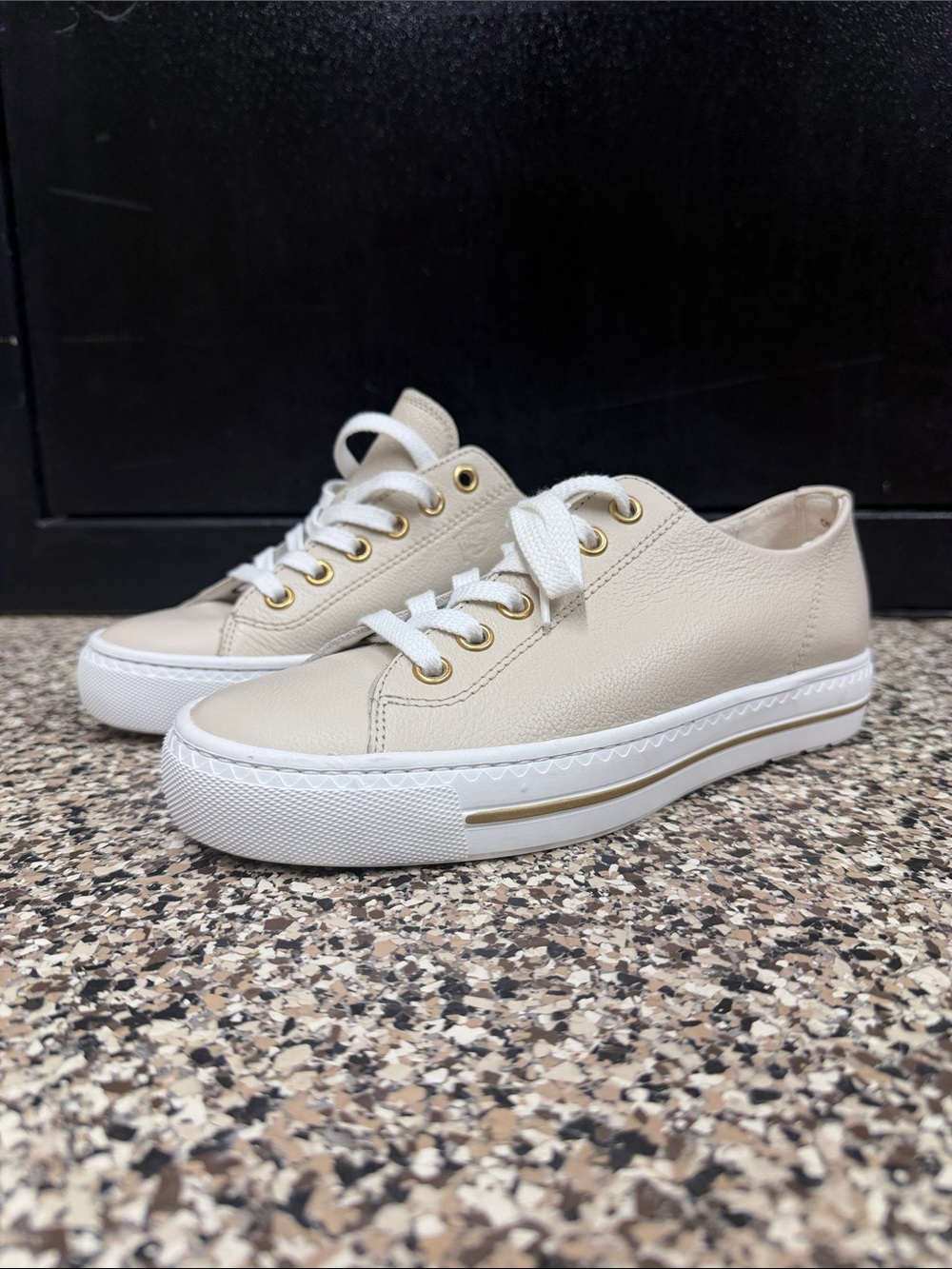 Paul Green Cream Low-Top Sneakers with Gold Eyelets